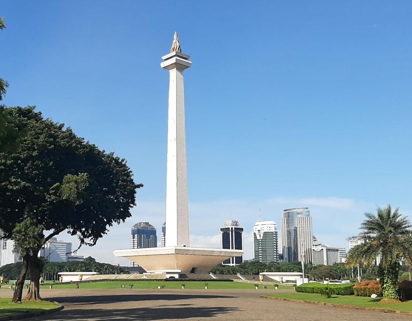 Jakarta Private Car Charter With Professional Driver