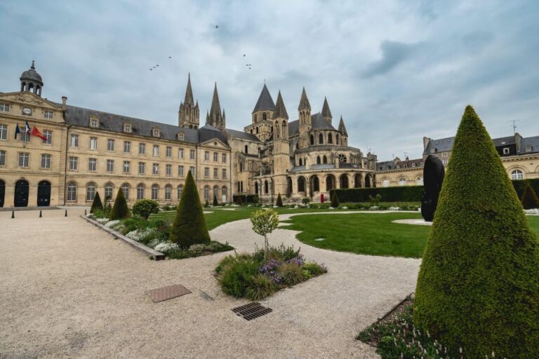 Caen: Private Guided Walking Tour