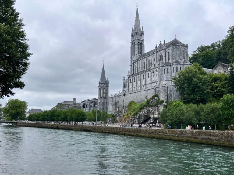 From San Sebastian: Sanctuary of Lourdes Private Day Trip