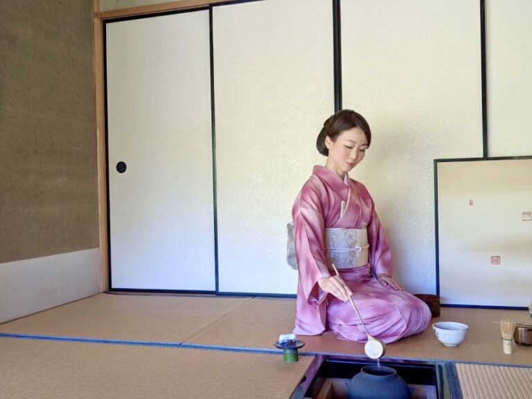 Kyoto: Tea Ceremony in a Japanese Painters Garden