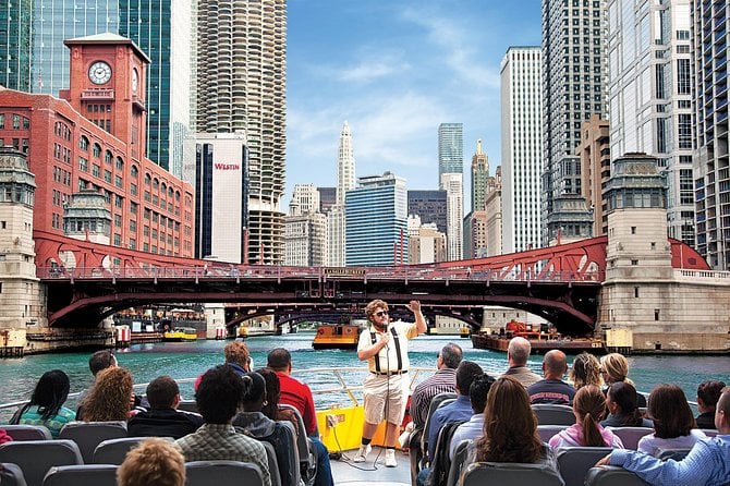 Lake Michigan and Chicago River Architecture Cruise by Speedboat