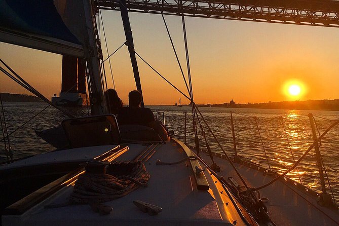 Lisbon Sunset Sailing Tour With White or Rosé Wine and Snacks - Inclusions