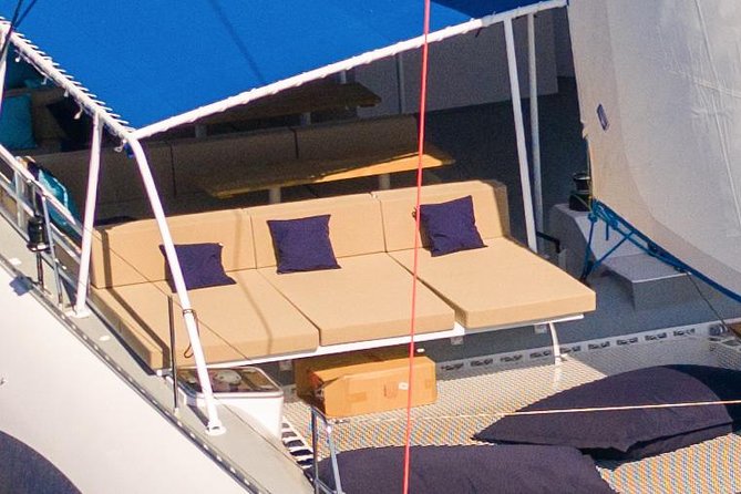 Lounge Catamaran SODADE Half-Day - Activities