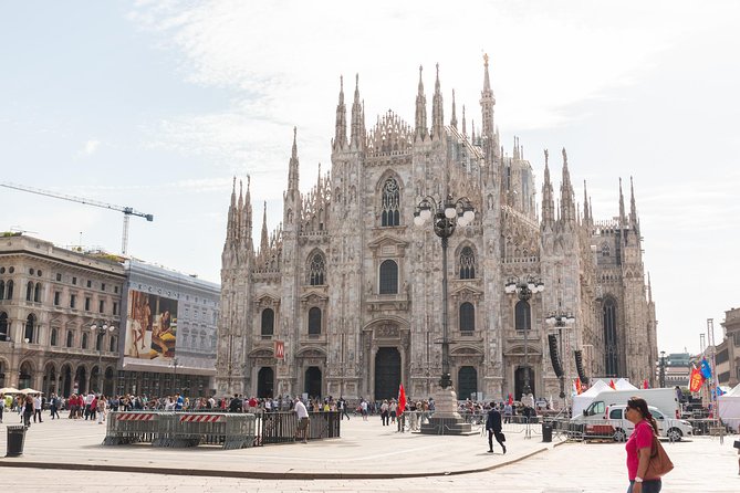 Milan Super Saver: Skip-the-Line Duomo and Rooftop Guided Tour - Duomo Cathedral Tour