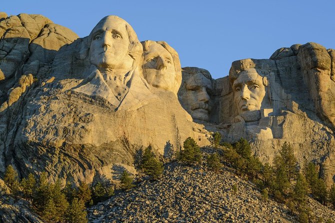 Mount Rushmore and Black Hills Bus Tour With Live Commentary - Tour Overview