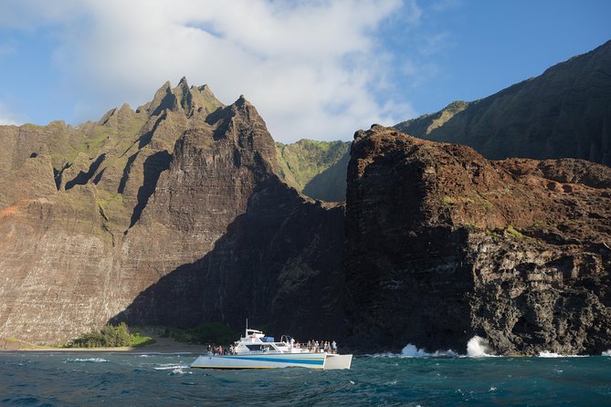 Na Pali Sunset & Sightsee Boat Tour - Tour Overview