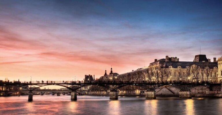 Paris: City Walk and Louvre Museum Tour