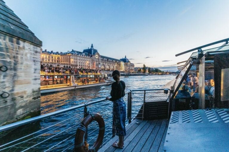 Paris: Dinner Cruise on the Seine River at 8:30 PM