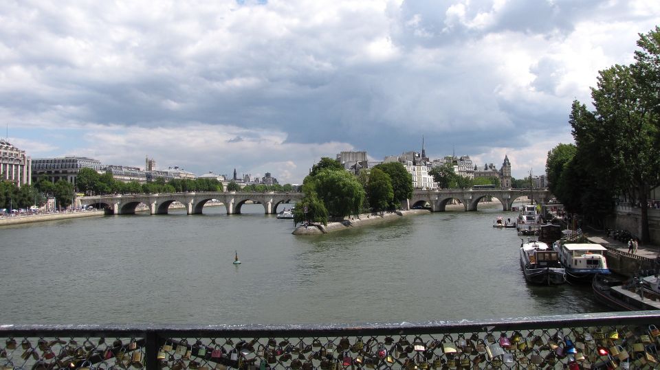 Paris - Historic Guided Walking Tour - Iconic Parisian Landmarks