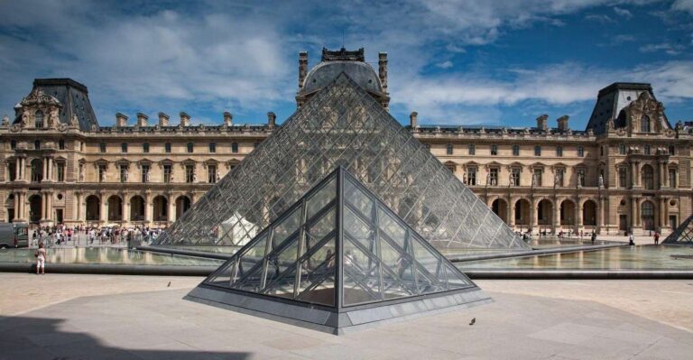 Paris: Louvre Highlights Private Guided Tour W/ Entry Ticket
