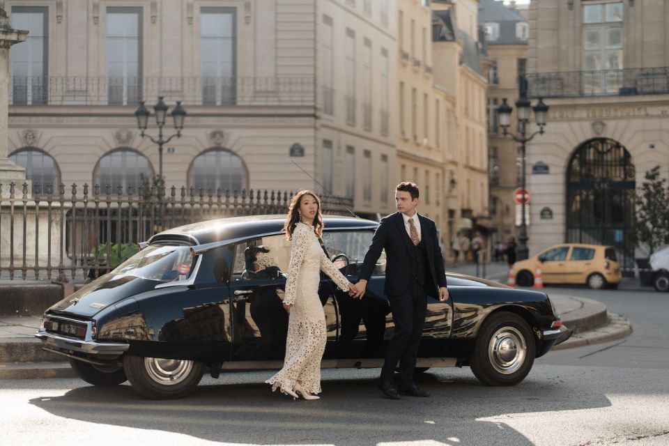 Paris: Private Guided City Tour in a Traction Avant or DS 21 - Explore Paris in Vintage Style