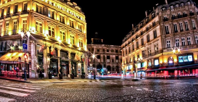 Paris: Private Night Tour With Driver for 3 People