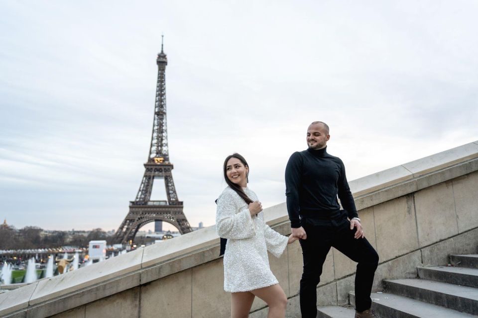 Paris: Romantic Photoshoot for Couples - Capturing Timeless Moments