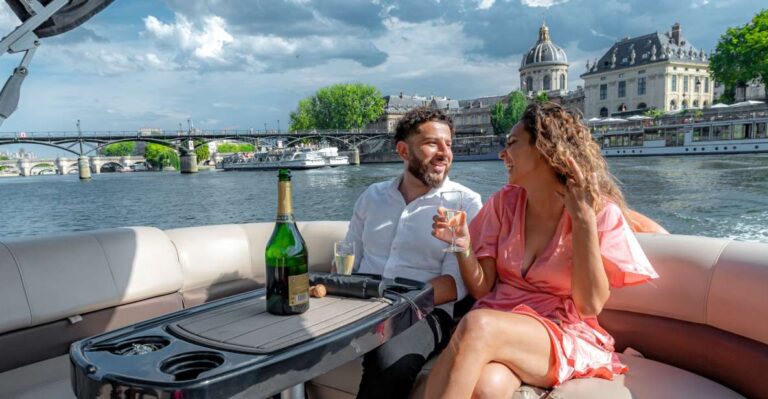 Paris: Seine River Private Guided Pontoon Boat Cruise