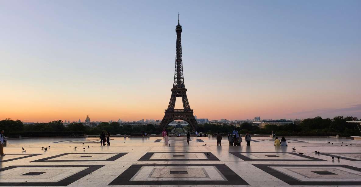 Paris Without People - Sunrise Bike Tour - Iconic Landmarks at Sunrise