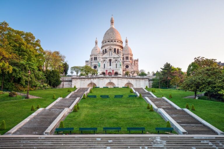 Private Walking Tour of Montmartre and Sacred-Heart Basilica