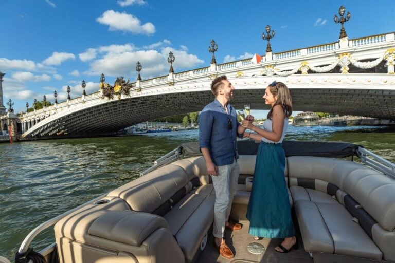 Romantic Photo Shooting on a Private Boat in Paris