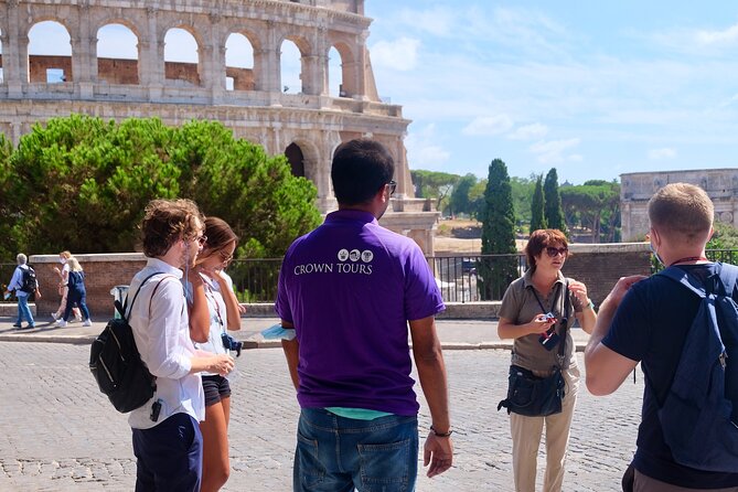 Rome: Colosseum Arena, Palatine & Forum – Gladiators Stage Tour