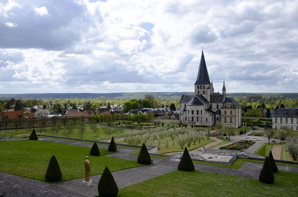 Rouen: Castles and Abbeys Private Full-Day Tour - Rouens Medieval Wonders