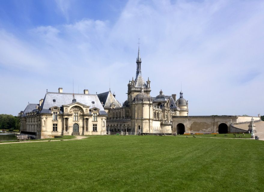 Skip-The-Line Château De Chantilly Trip by Car From Paris - Discover the Château De Chantilly