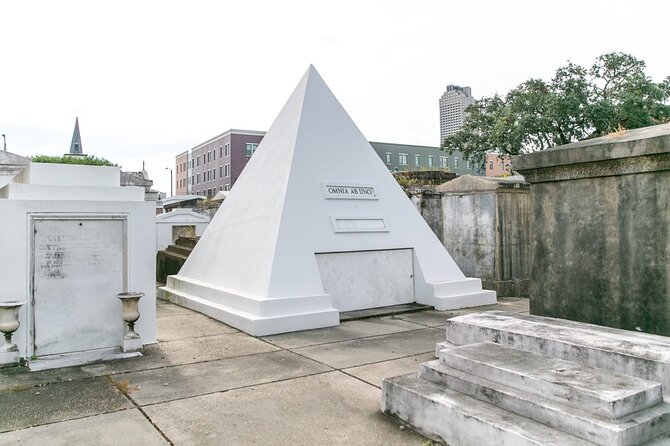 St. Louis Cemetery No. 1 Official Walking Tour - Arrival and Accessibility