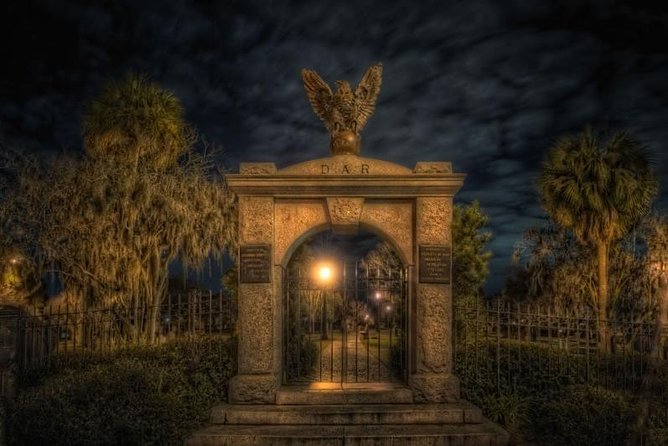 The Grave Tales Ghost Tour in Savannah