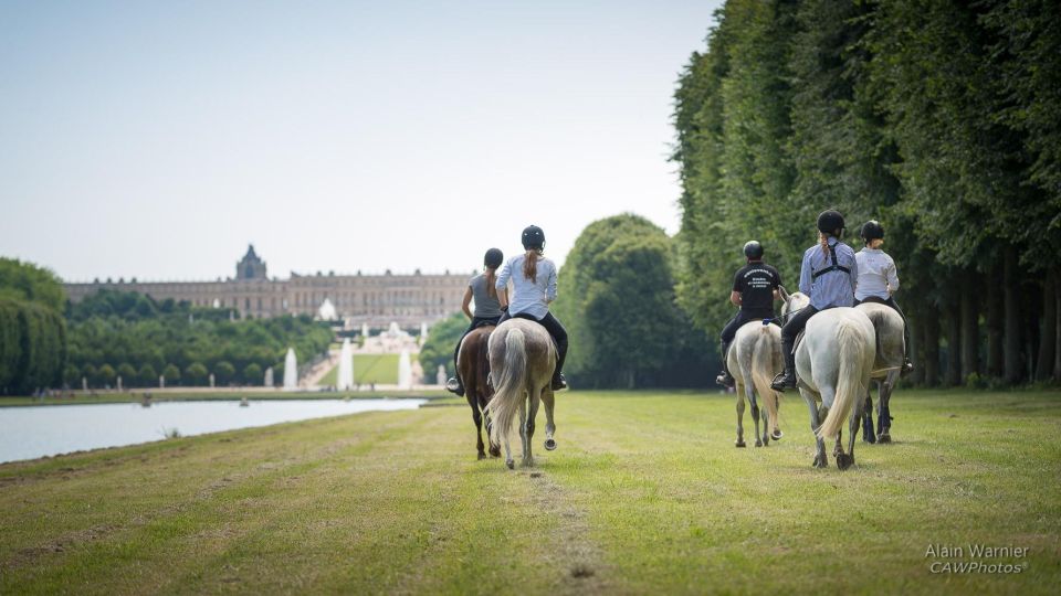 Versailles: Horse-riding, Gastronomy & Château - Pickup and Arrival