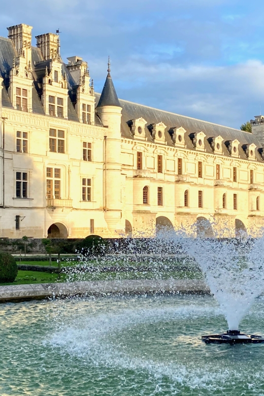 2-Day Private Top 6 Loire Valley Castles From Paris Mercedes - Day 1 Itinerary