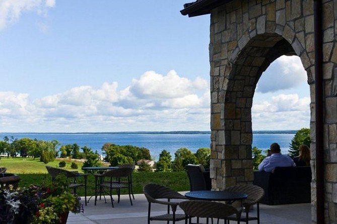 5-Hour Traverse City Wine Tour: 4 Wineries on Old Mission Peninsula - Meeting and Pickup