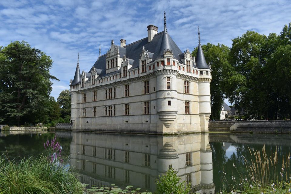 Azay-Le-Rideau Castle: Private Guided Tour With Ticket - Decorated Rooms and Interiors