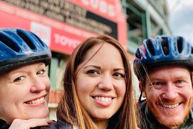 Bikes, Bites, and Brews: Chicagos Signature Dishes Bike Tour - Exploring Lincoln Park