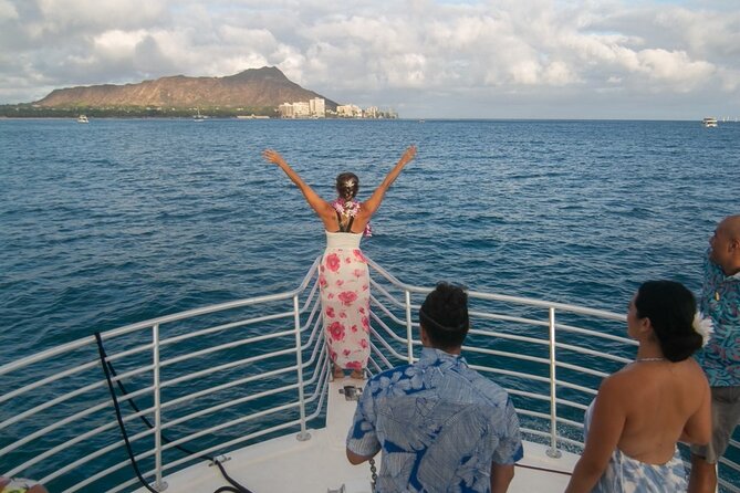 BYOB Sunset Cruise off the Waikiki Coast - Meeting Point and Timing
