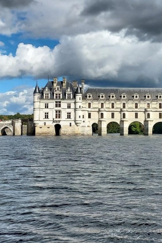 Chambord and Chenonceau Day Trip With Licensed Guide - Itinerary Overview