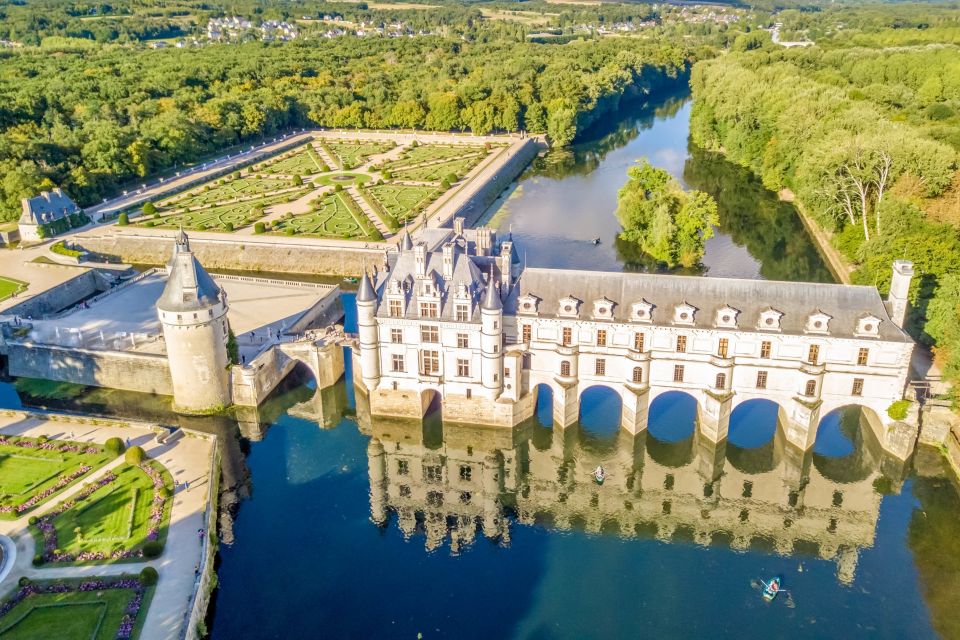 Chenonceau Castle: Private Guided Tour With Entry Ticket - Guided Tour Highlights