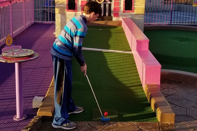 Crave Golf Club - Two Courses of Mini Golf - Unique Rooftop Experience