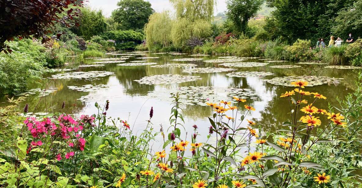 Giverny Versailles Trianon Small Group by Minivan From Paris - Giverny House and Gardens