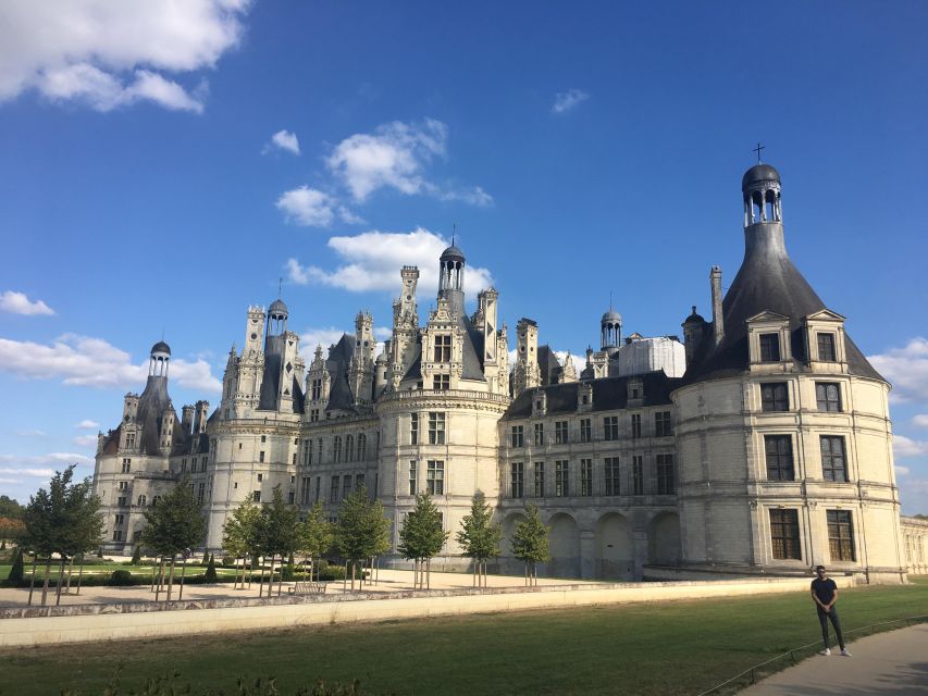 Loire Valley Castles: VIP Private Tour From Paris 3 Castles - Marveling at Chenonceau Castles Fairytale Beauty