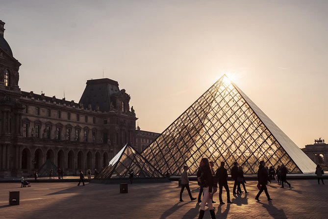 Louvre Museum Skip-The-Line Highlights Tour With Mona Lisa - Captivating Artworks Showcased