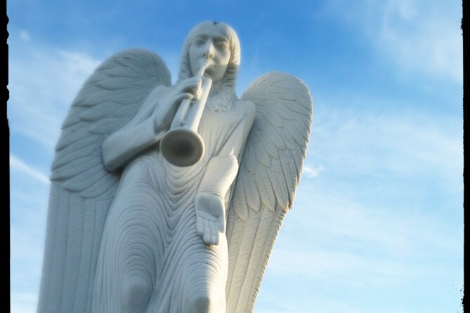 New Orleans Metairie Cemetery Tour: Millionaires and Mausoleums - Expertise of the Tour Guide