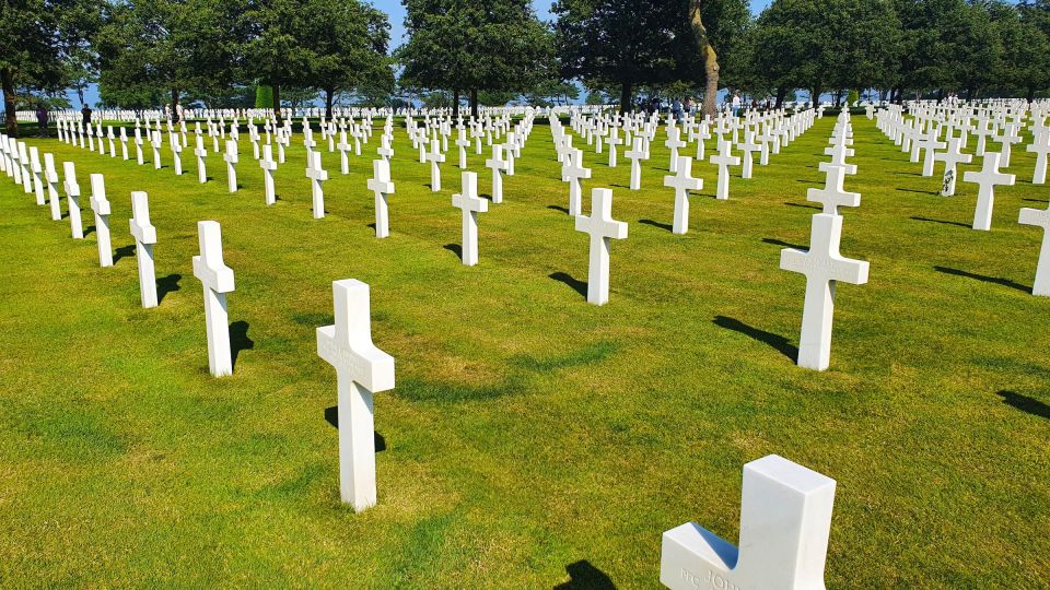 Omaha Beach and Colleville Cemetery Private Walking Tour - Exploring Normandy American Cemetery