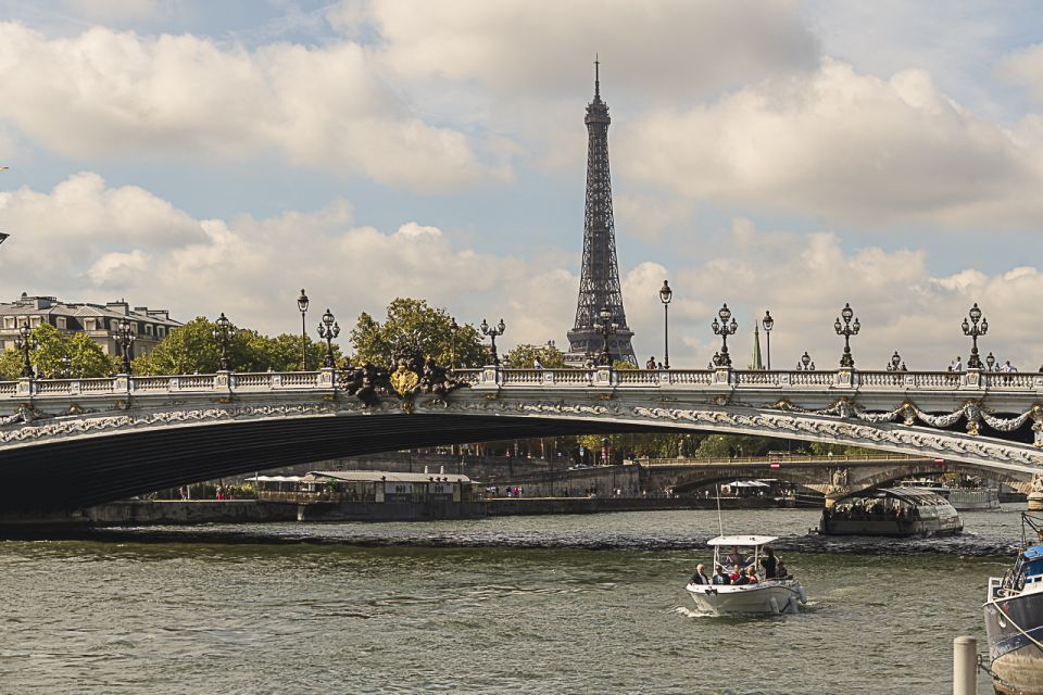 Paris: Private Seine River Cruise With Guide - Highlights of the Cruise