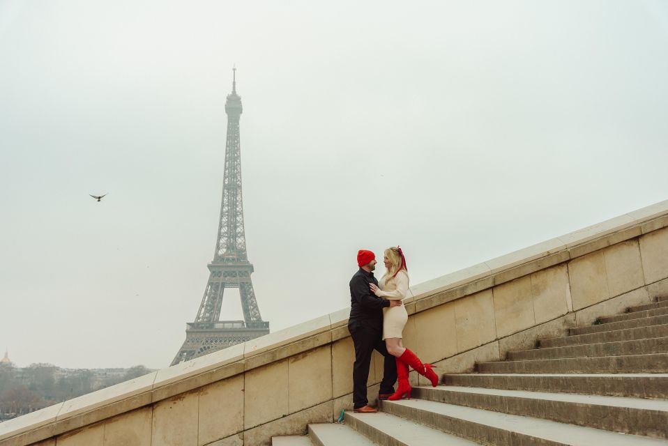 Paris: Romantic Photoshoot for Couples - Photographers Artistic Vision