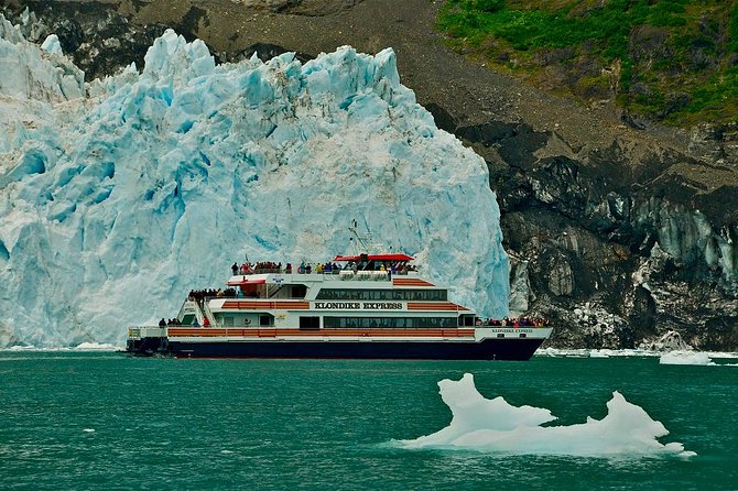 Prince William Sound Glacier Tour - Whittier - Lunch and Amenities