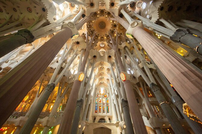 Sagrada Familia Guided Tour With Skip the Line Ticket - Tour Details
