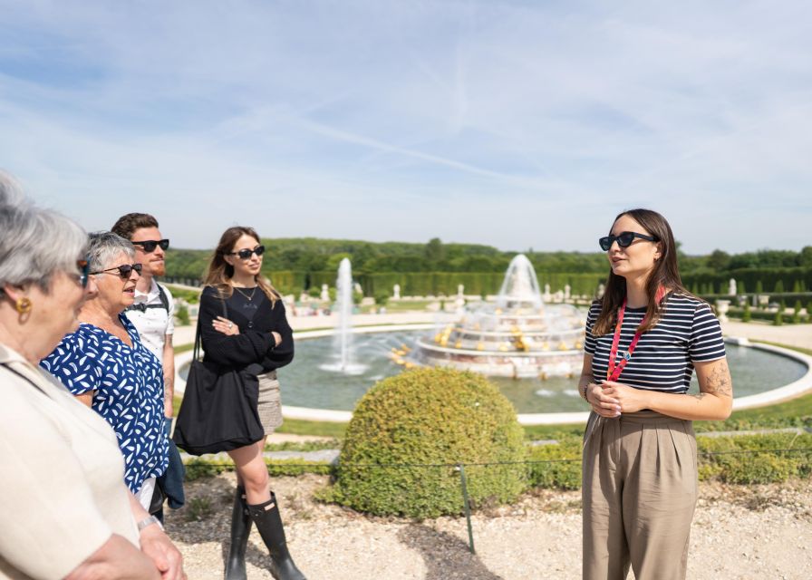 Versailles Palace & Gardens Tour With Gourmet Lunch - Meeting Point