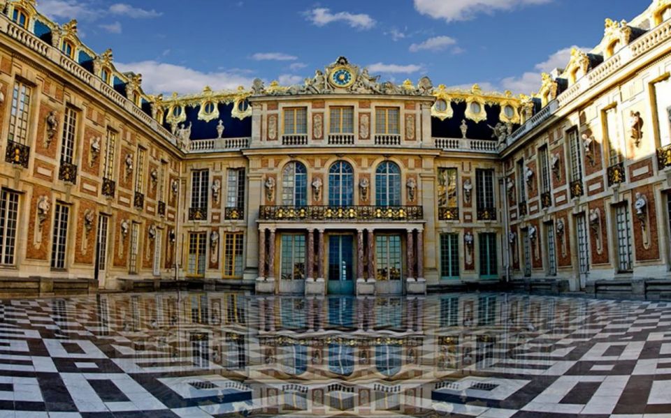 Versailles Palace Private Family Tour Designed for Kids - Interactive Activities for Kids