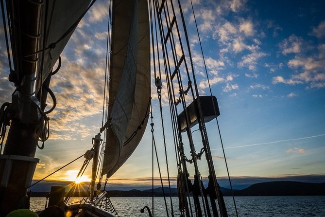 Windjammer Classic Sunset Sail From Camden, Maine - Depart From Camden Harbor