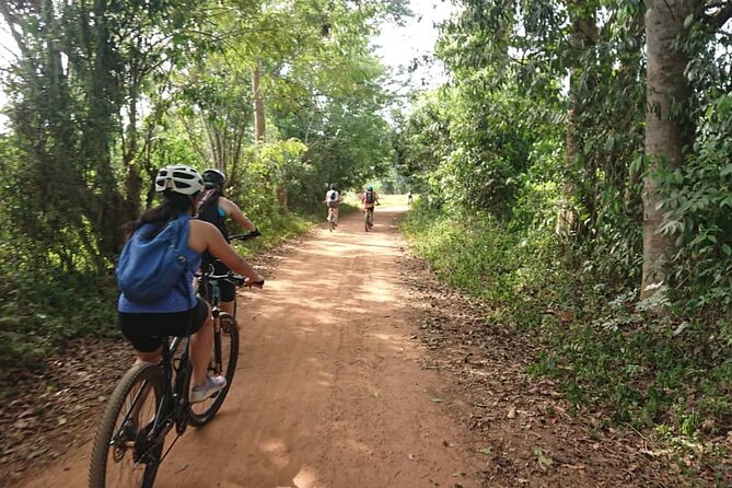 3 Hours Guided Cycling Tour Across Lake Victoria - Meeting and End Points