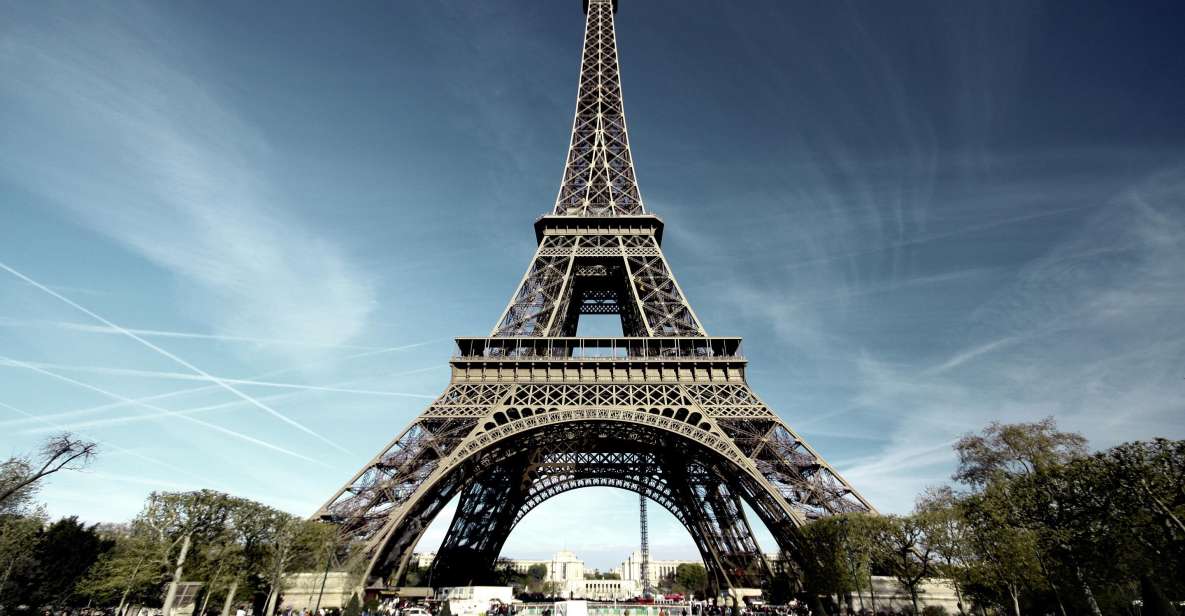 8 Hours Paris With Montmartre, Le Marais and Crazy Horse - Exploring Montmartre