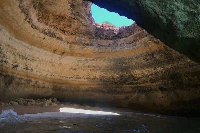Albufeira: Dolphins and Caves Tour - Meeting Point